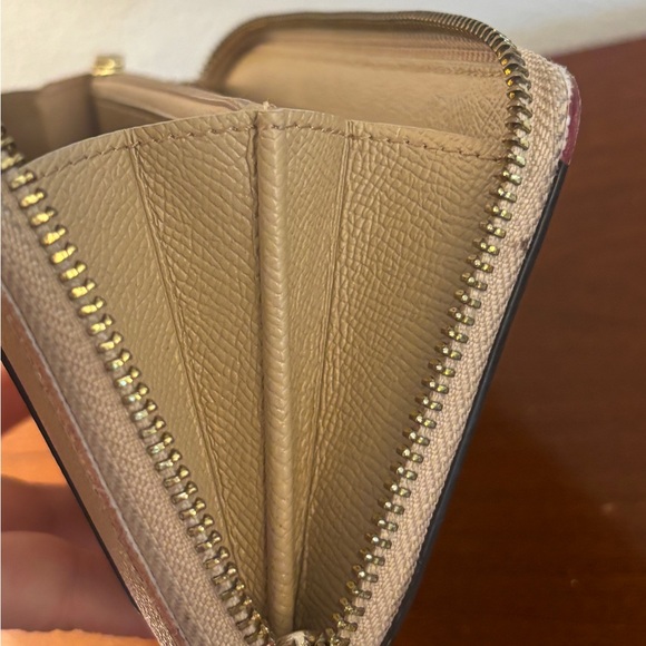 Coach Beige Crossgrain Leather Accordion Zip Wallet - Picture 13 of 14